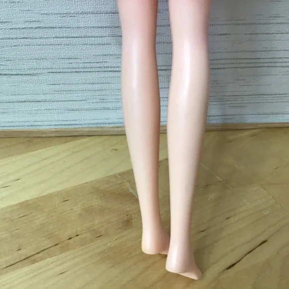 MIMI World Korean Fashion Doll - Picture 7 of 14